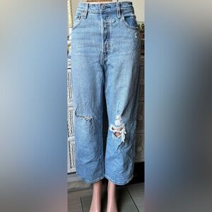 Levi’s Premium Ribcage Straight Ankle 99% Cotton jeans Medium Blue Wash Size 29